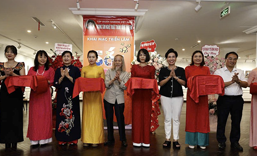 Triển lãm “Sắc thu”: ​Vẻ đẹp nhân văn trong nhịp sống đương đại